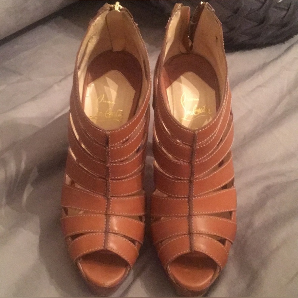 Authentic Christian Louboutin Pique Crie 140 Strappy Tan Ankle Booties size 37